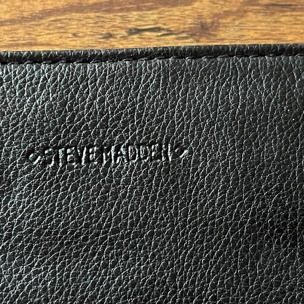 Steve Madden black leather clutch wristlet with metal accents - Picture 4 of 9